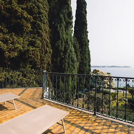 Mimosa Au - Estella Italia Guest house